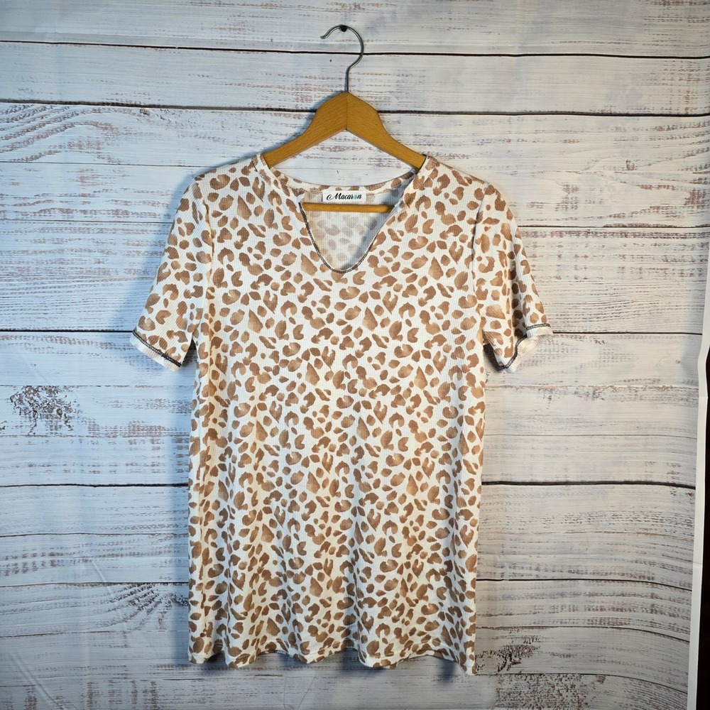 NWOT Macaron Leopard Print Tunic Top Size Medium Neutral Animal Print